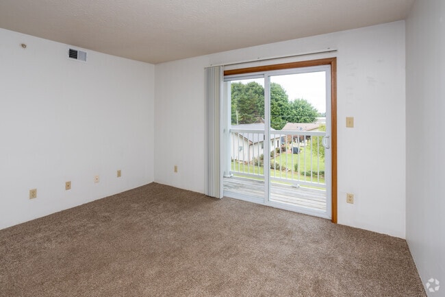 2BR, 1BA - 960 SF - Living Area