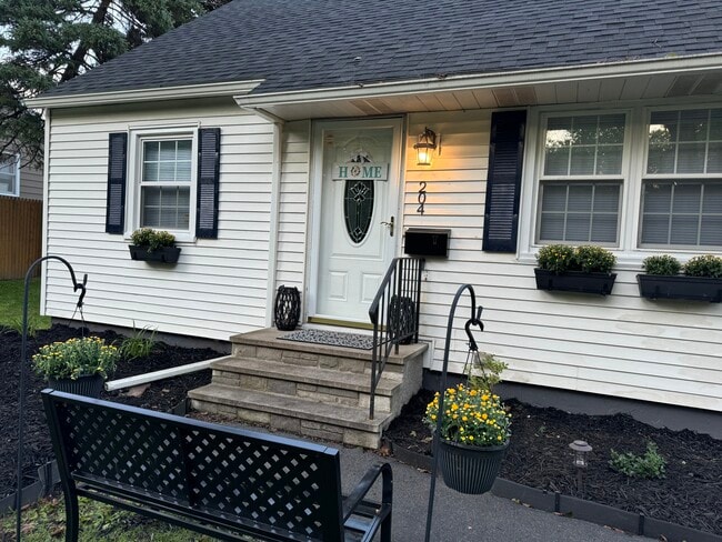 Building Photo - 204 Westlind Rd Rental