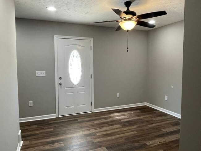 Photo - "MOVE IN SPECIAL"...Charming Townhome Minutes from Tims Ford Lake!