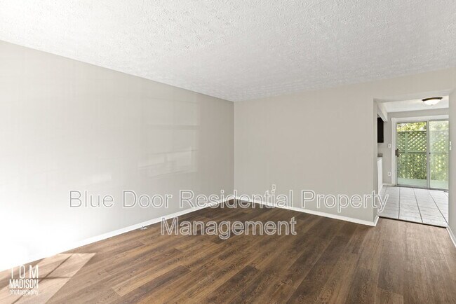 Photo - 916 Pentwood Ct Townhome