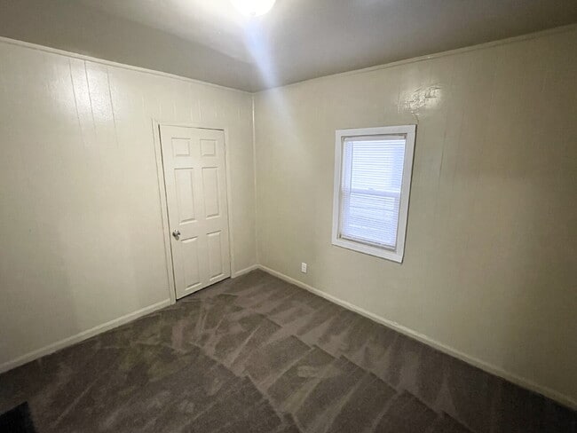 Photo - 4 Bedroom Home with covered front porch