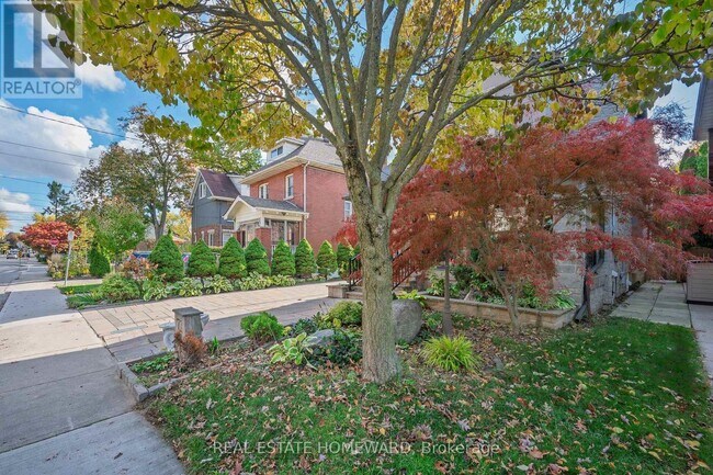 Photo - 71 Paisley Ave N