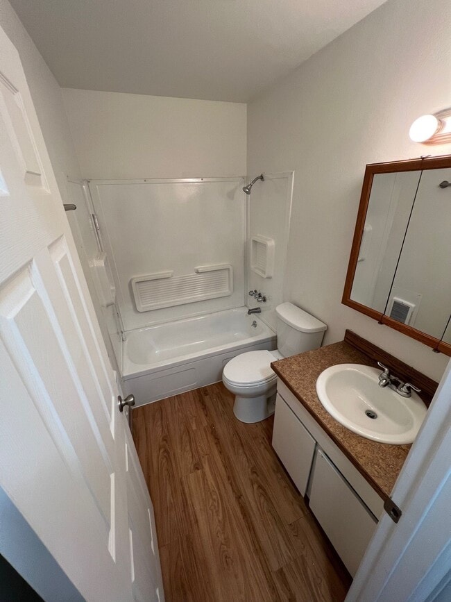 Photo - Beautiful townhome in the heart of Tigard ... Unidad 21