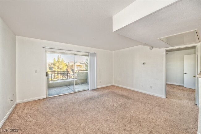 Building Photo - 8070 W Russell Rd Unit 2030