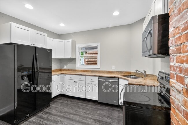 Photo - 620 Auburn Ave Unit 2