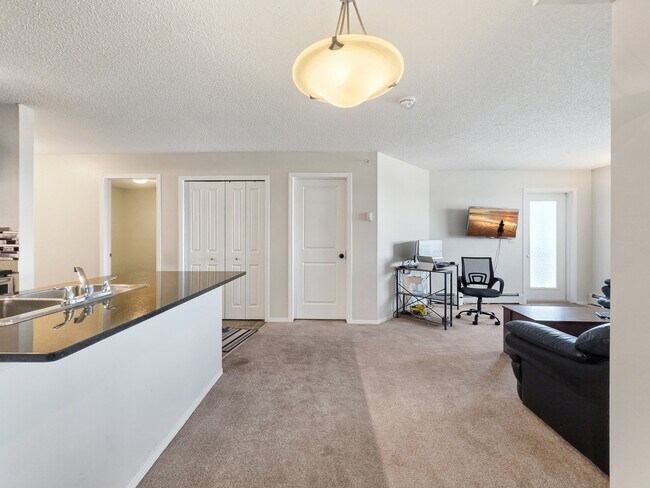 Photo - 5 Saddlestone Way Unit 413