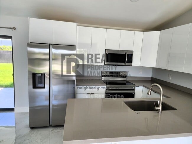 Photo - 2906 68th St W