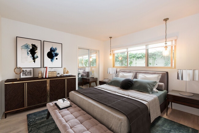 Photo - Chateau Brentwood