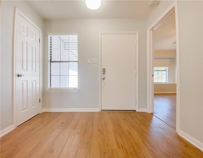 Photo - Bright & Welcoming 3 Bedroom, 2 Bath Home ...