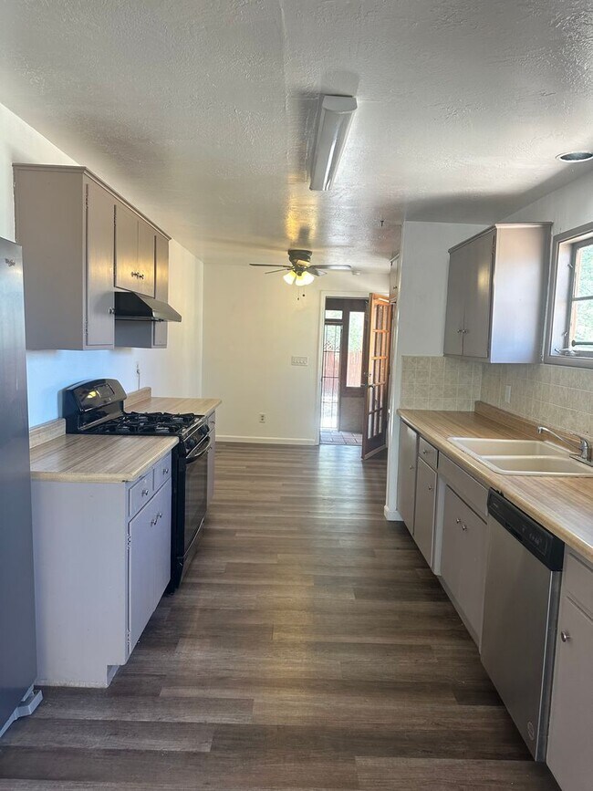7150 S Hildreth Ave Unidad 7150-HSE