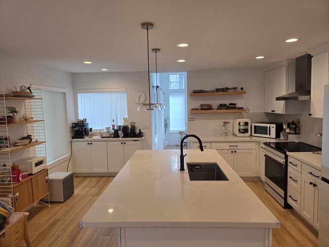 Building Photo - 25728 SE 35th Pl