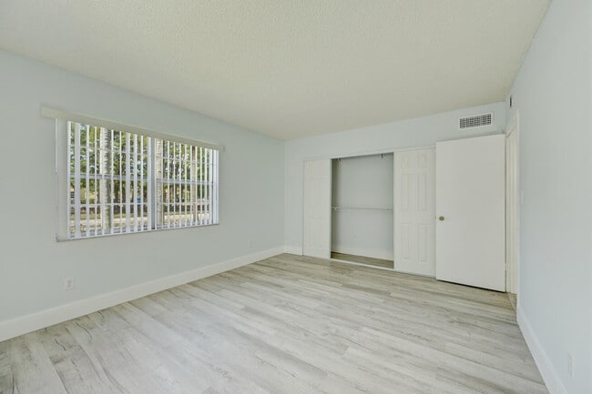 Photo - 13730 SW 90th Ave Unidad 15