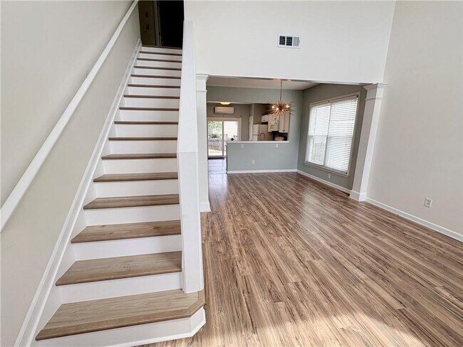 Photo - 1667 Woodsford Rd