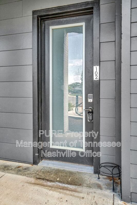 Photo - 600 E Trinity Ln Unit 102
