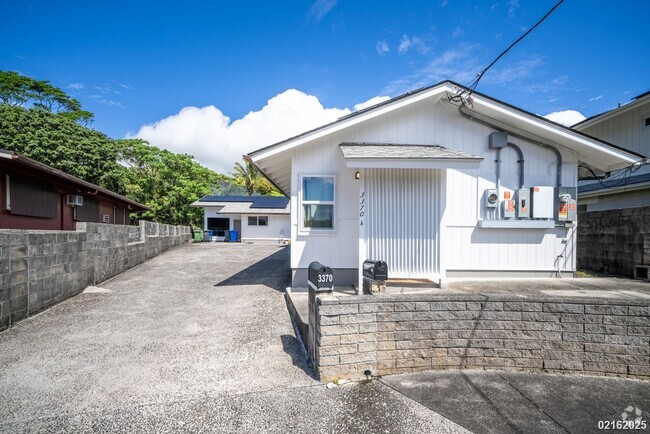 Building Photo - $3,000 /2 BED/ 1 BATH IN MANOA 16 SOLAR PA... Rental