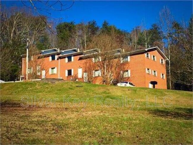Building Photo - 130 Watts Rd Rental