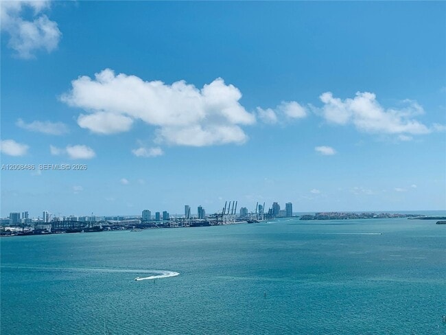 Photo - 218 SE 14th St Unit TS207