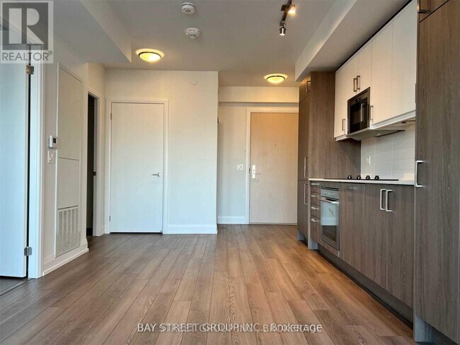 Photo - 77 Mutual St Unit 3411