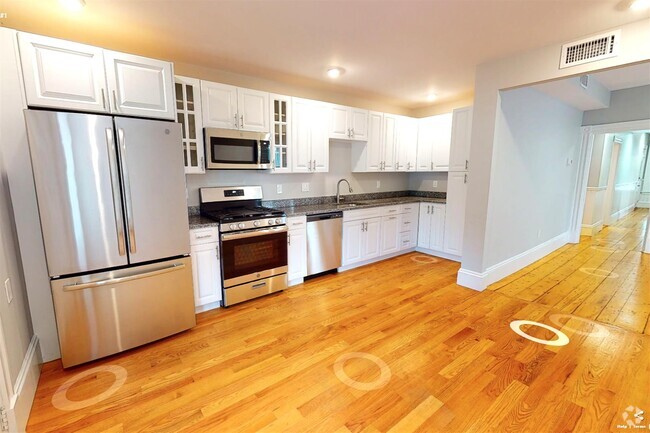 Building Photo - 5 Beacon St Unit 1 Rental