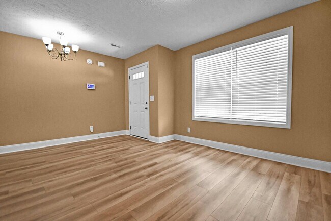 Photo - Pet Friendly Three Bedroom!