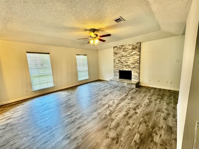 Photo - 2511 Maple Tree Ct