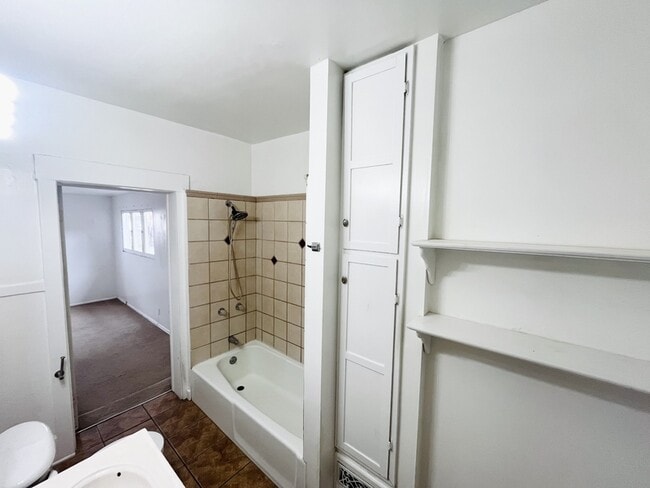 Photo - 925 Wilson Ave S