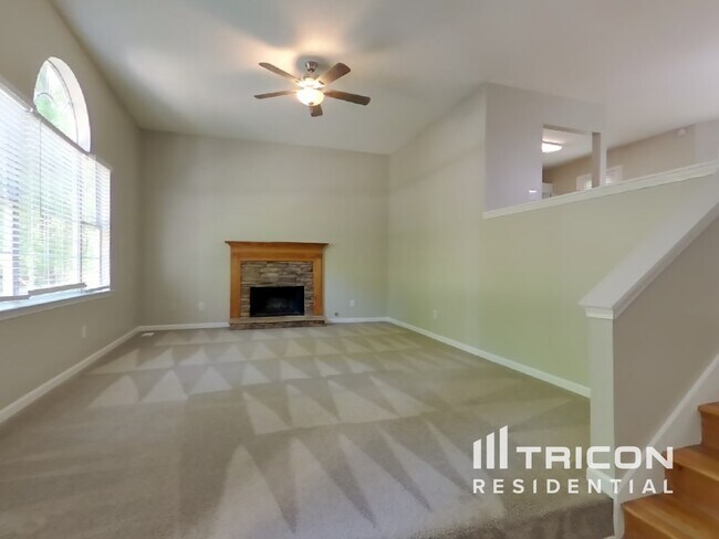 Photo - 208 Lost Lake Way