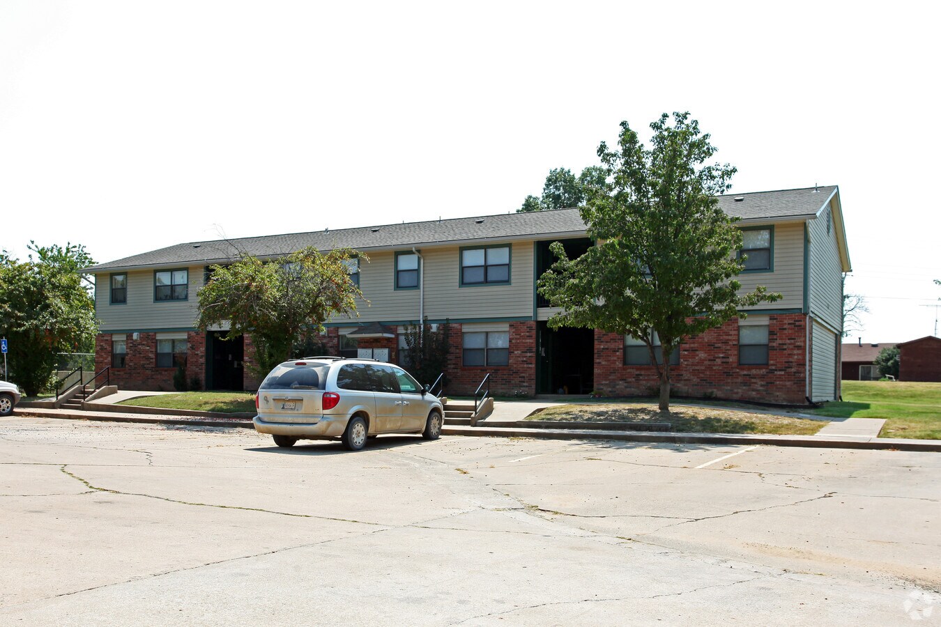 Photo - Yale Village Apartments