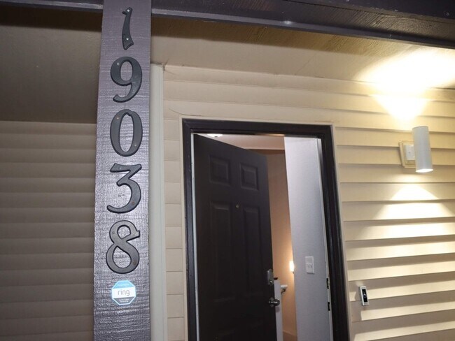 Building Photo - 19038 E Carmel Dr