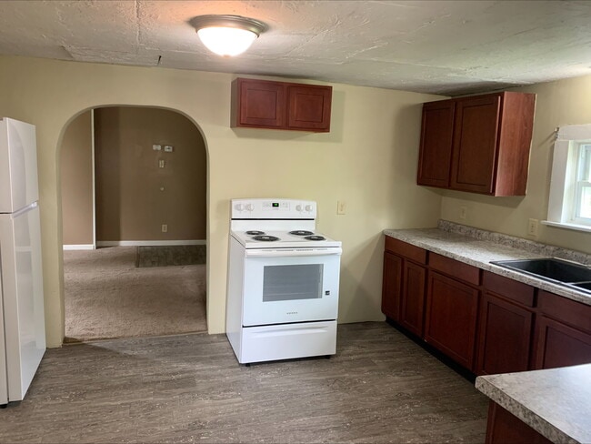 Photo - 809 E Main St