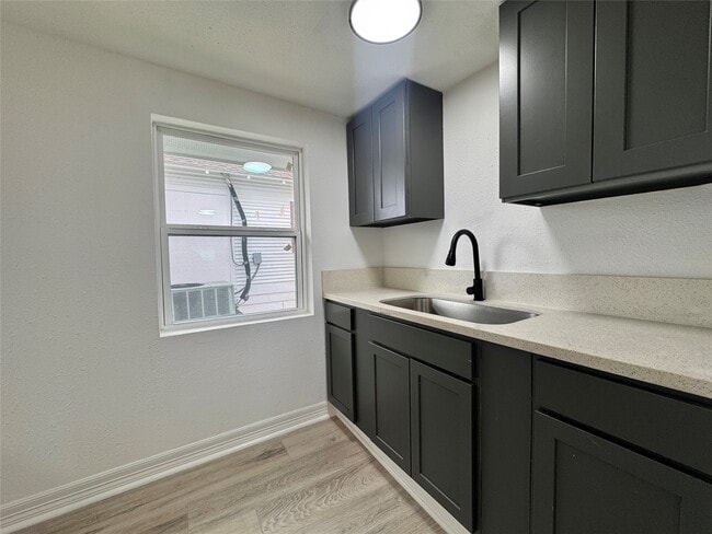 Photo - 27 Norwood St Unit 4