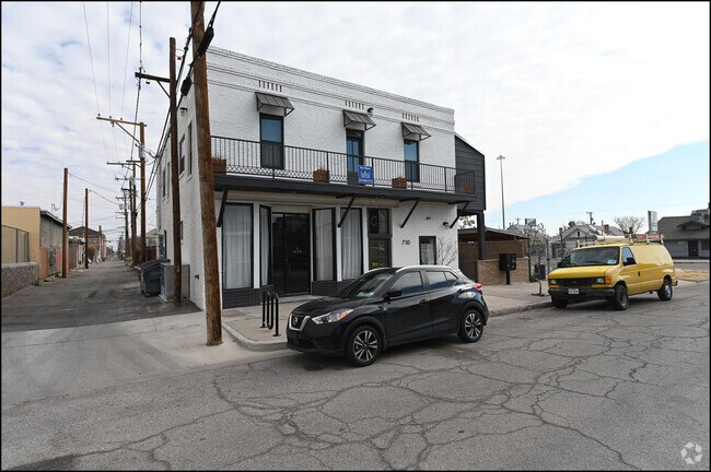 Building Photo - 710 Noble St Rental