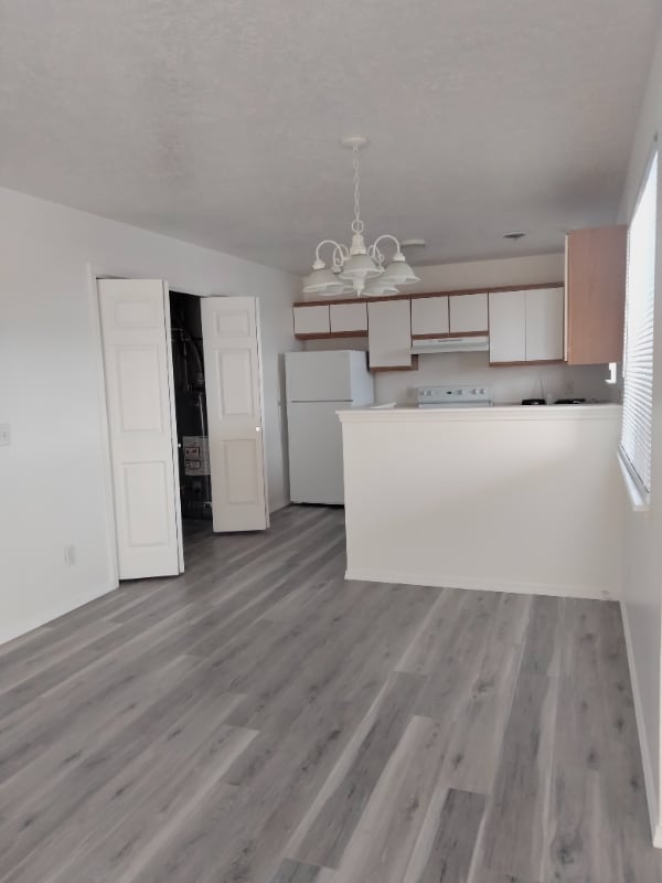 Photo - 347 Lenore St Unit 3