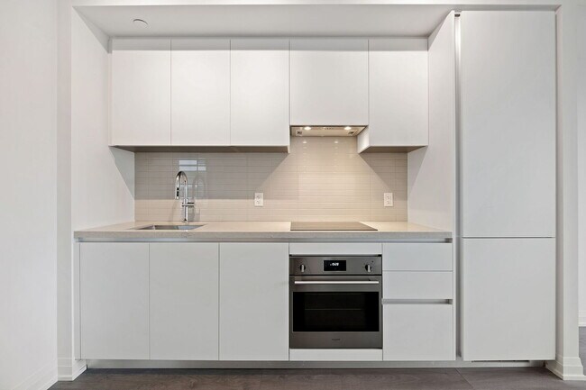 Photo - 4015 The Exchange