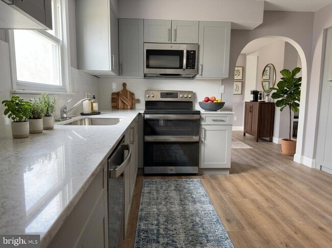 Photo - 53 N Post Rd