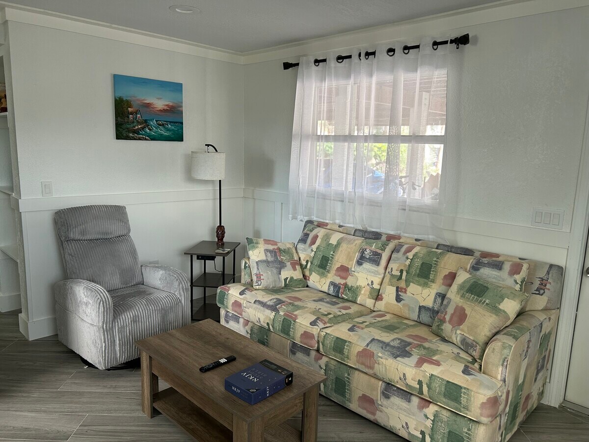 Photo - 145 Anchorage St Unidad bestie