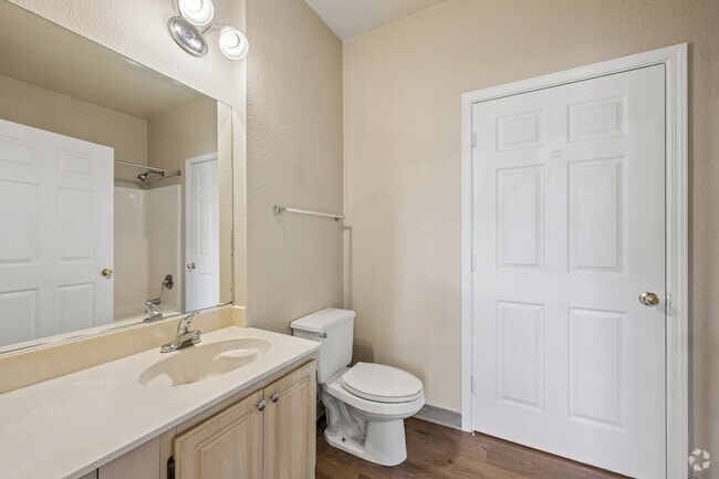 2BR, 2BA - 1,091SF - Second Bathroom