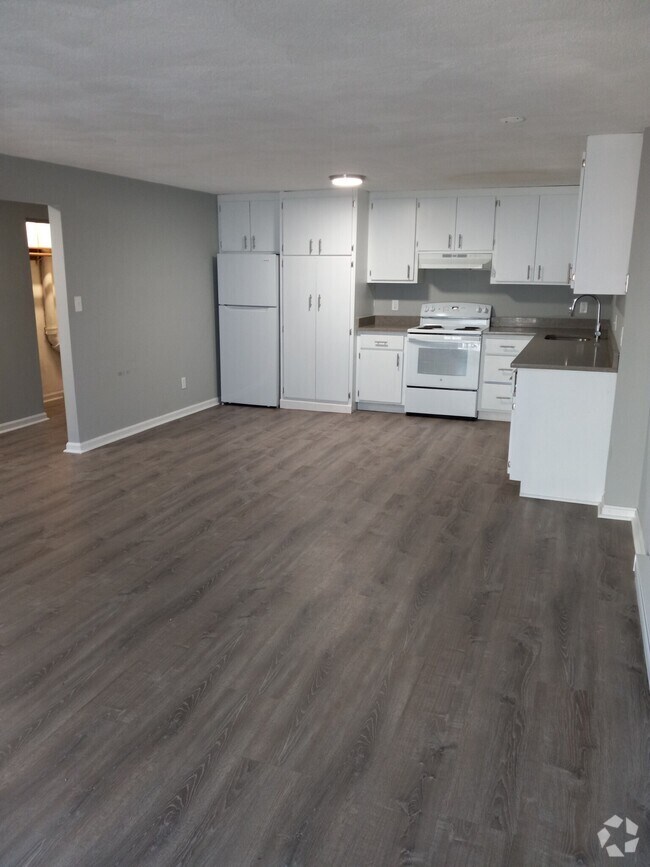 Building Photo - 566 Washington St Rental