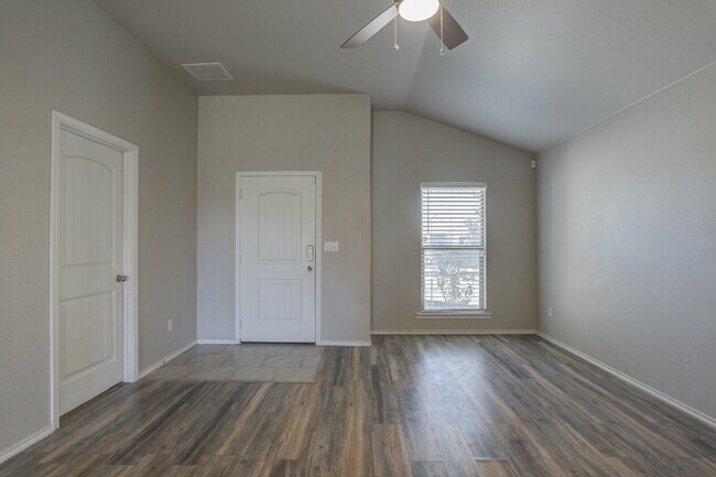 Photo - 13308 Avenue V