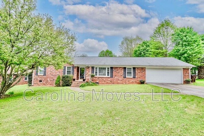 Building Photo - 4700 Coach Hill Dr