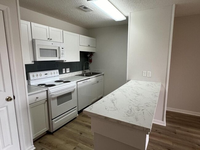 Photo - 203 Double Eagle Dr