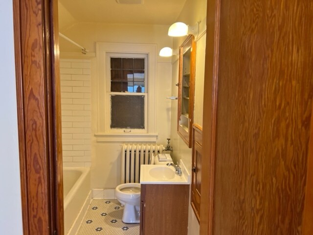 BATH - 4932 W Beloit Rd Unit 4932A