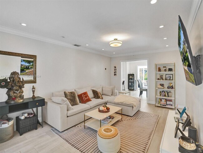 Photo - 1411 Lisbon St