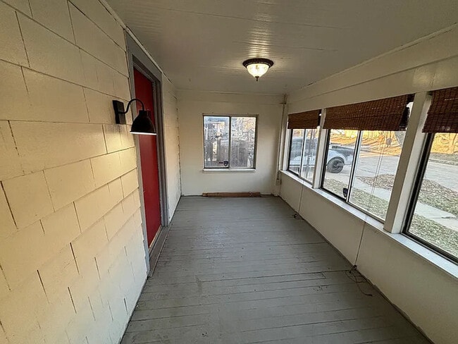 Photo - 635 N Chautauqua Ave