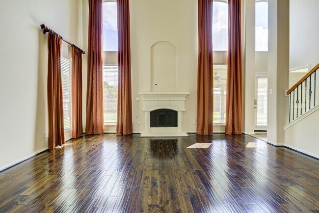 Photo - 5 bed dream home in the heart of Sienna