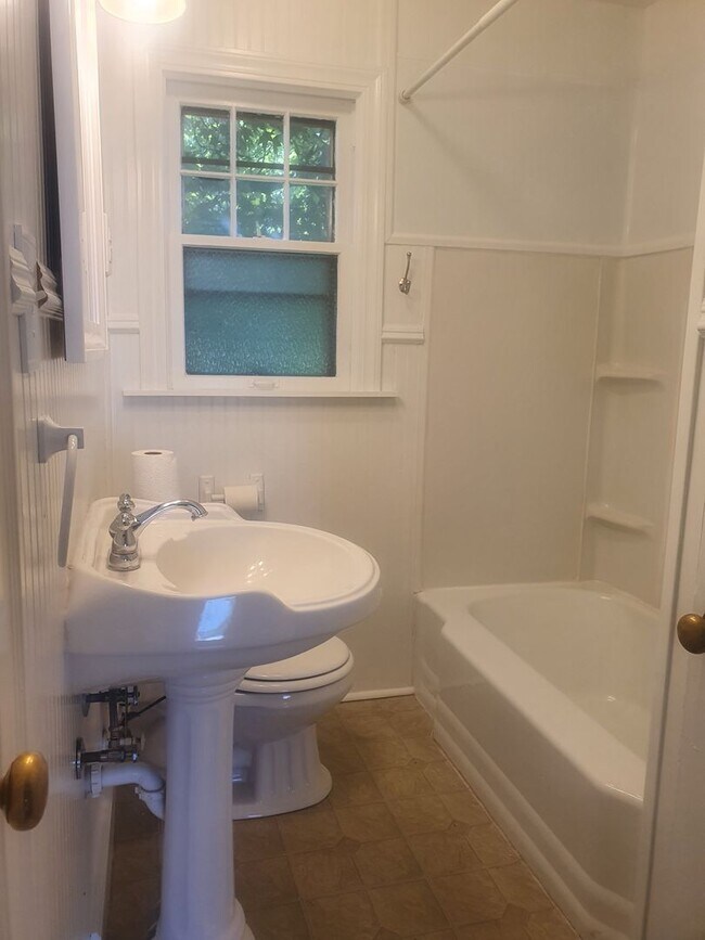 Photo - Two Bedroom House in Alton