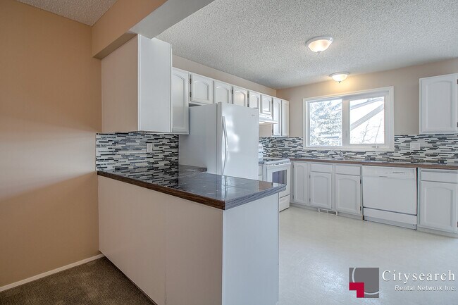 Photo - 1190-1190 Ranchview Rd NW