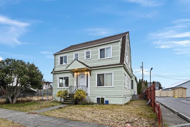 Building Photo - 1518 7th St Unit 4
