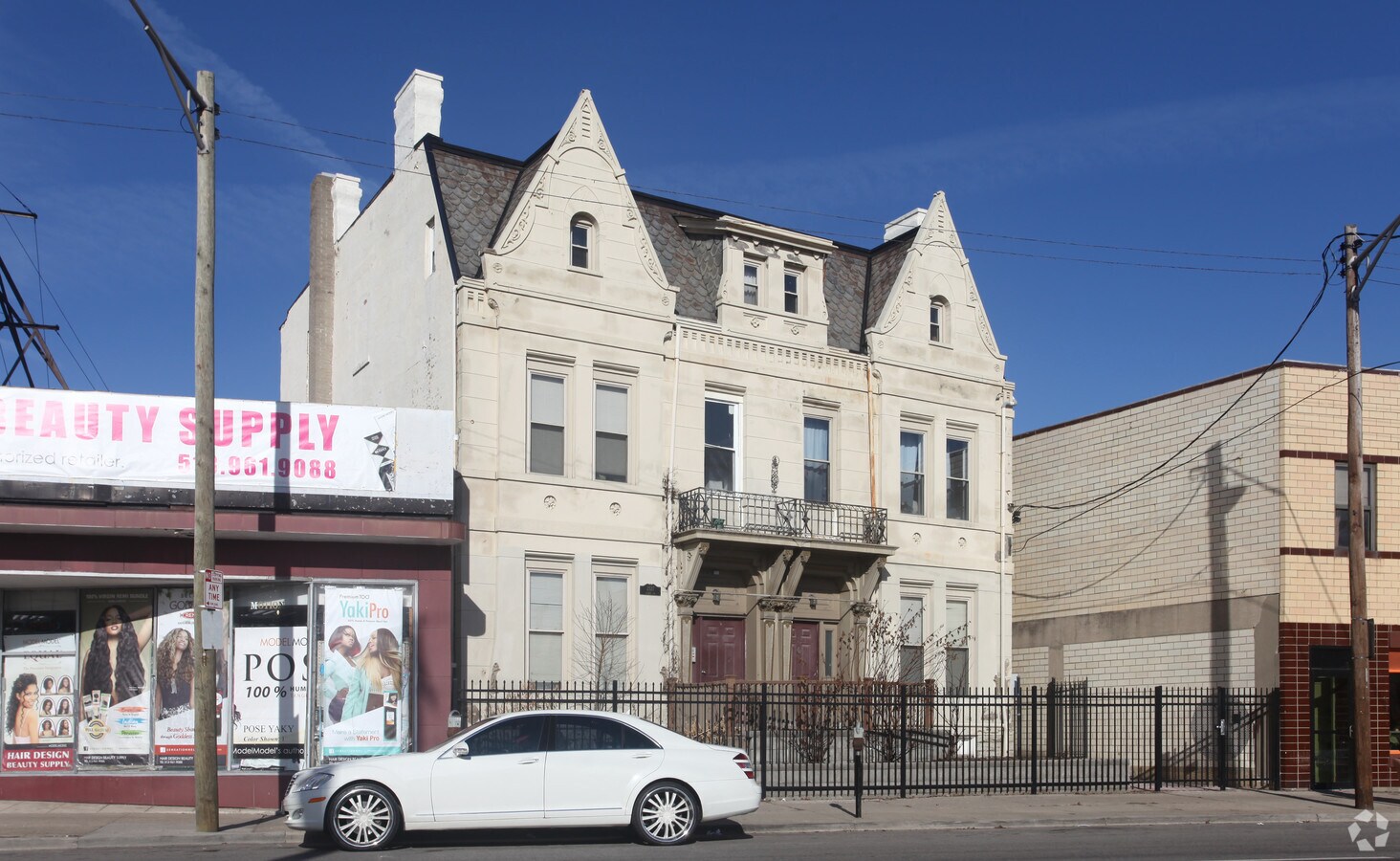 Photo - 2527 Gilbert Ave