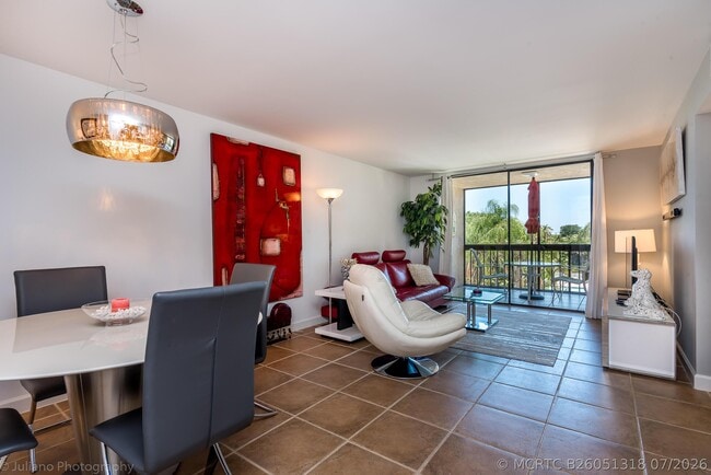 Building Photo - 2255 Lindell Blvd Unit 4306